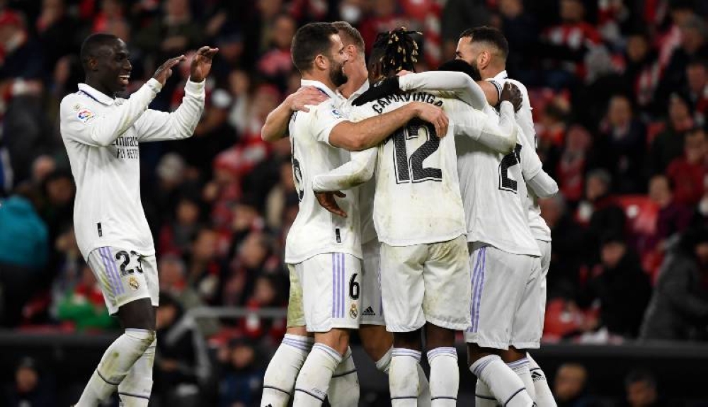 Real Madrid vence al Bilbao para seguir a la "caza" del Barça