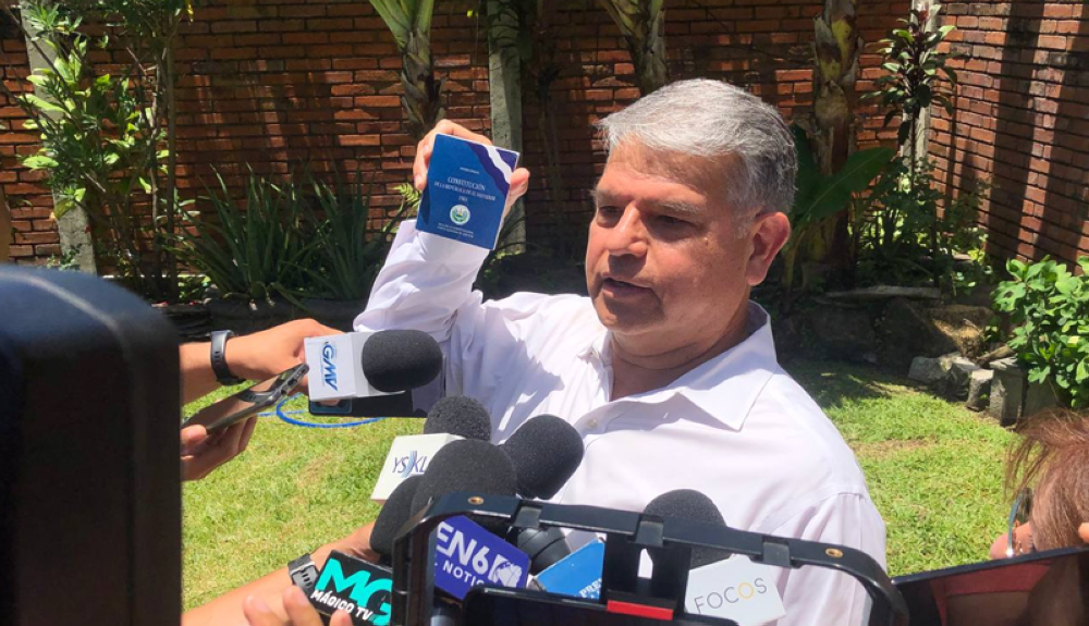 Luis Parada sobre reelección de Bukele: "Yo solamente le diría que lean ...