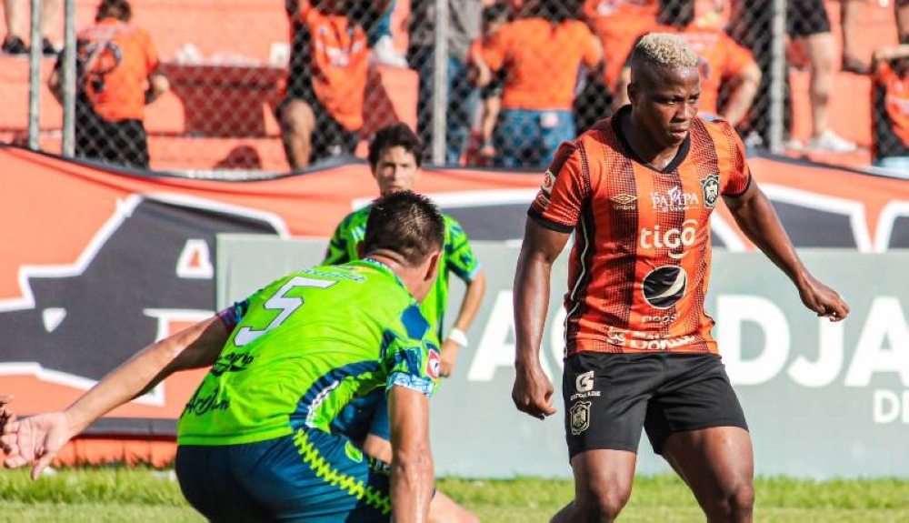 Águila no pasó de un amargo empate en el Barraza ante Santa Tecla