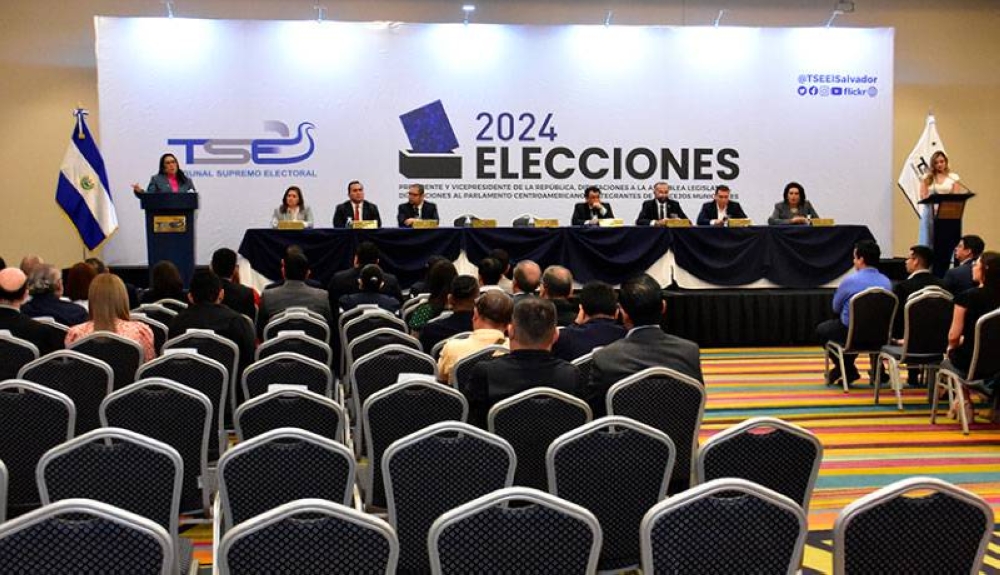 Registro de voto exterior aún en depuración por TSE