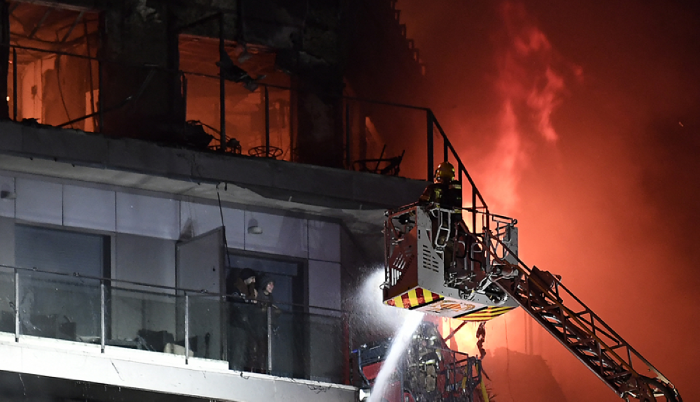Al menos 4 muertos en el incendio de un edificio de viviendas en España