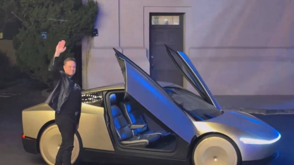 Musk presenta el robotaxi de Tesla y promete que llegará al mercado en 2027