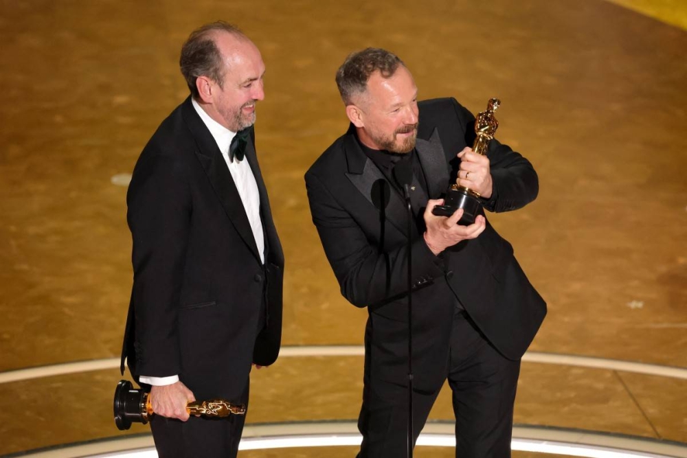 Nathan Crowley y Lee Sandales triunfaron por 'Wicked'. Sandales dedicó su Óscar a su esposo, quien estaba entre el público. Kevin Winter/Getty Images/AFP (Photo by KEVIN WINTER / GETTY IMAGES NORTH AMERICA / Getty Images via AFP
