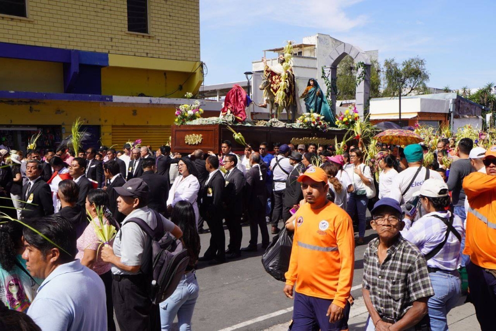 Recorrido del Domingo de Ramos en el centro de San Salvador. / Jessica Guzmán.