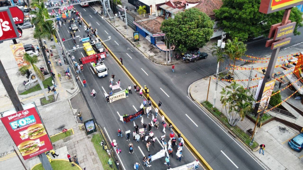 Vista aérea de la marcha en conmemoración al Día del Trabajo/ Foto Francisco Valle.