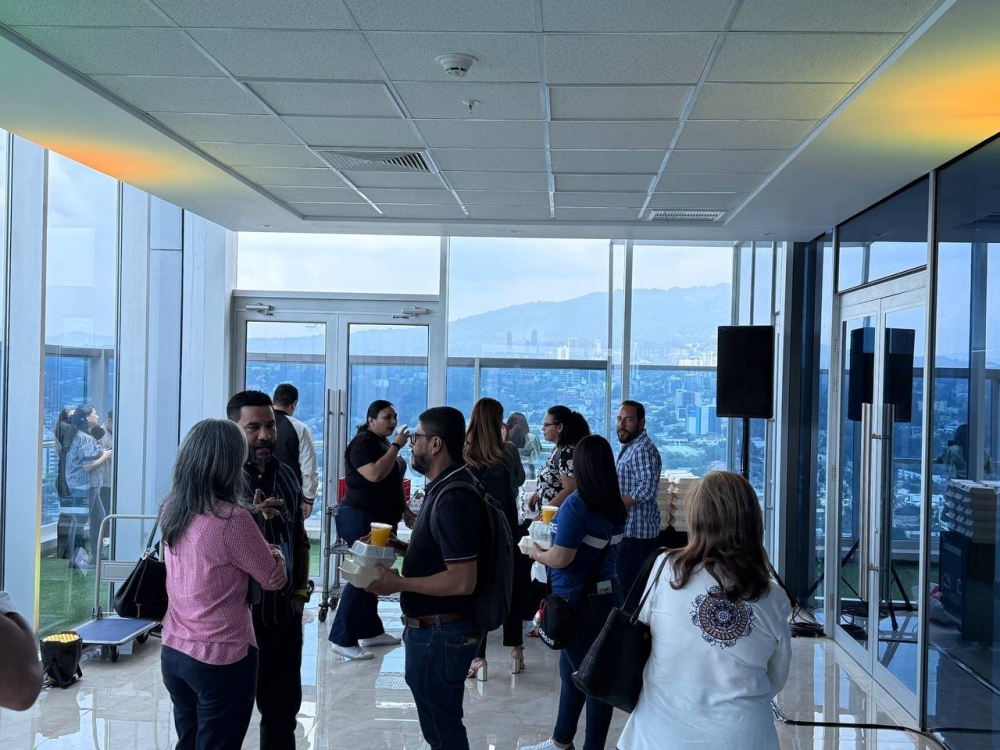 Los asistentes al evento también disfrutaron de un coffe break. /Foto David Barraza.