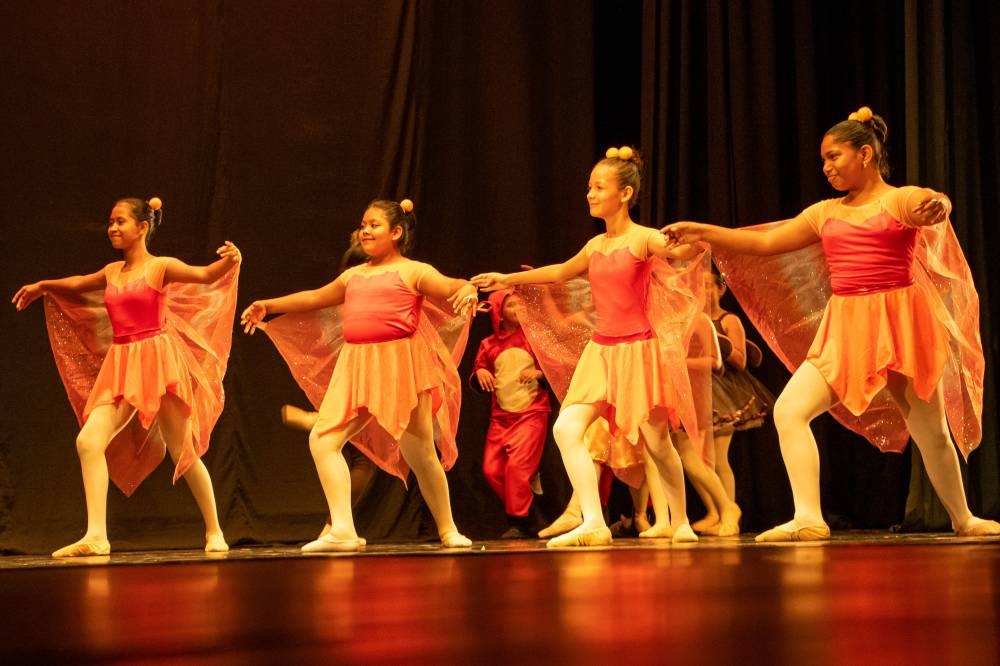 Coreografía de los alumnos más pequeños.