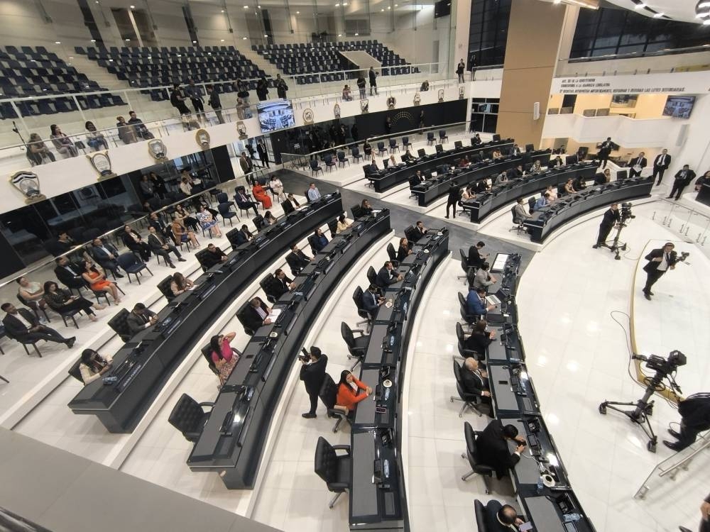 La remodelación del Salón Azul incluyó curules nuevas para los 60 diputados. / Alexander Montes.