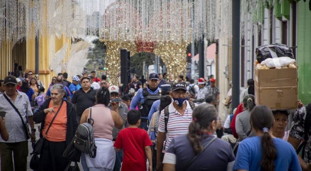 La democracia en la que creen los salvadoreños según Latinobarómetro 2024