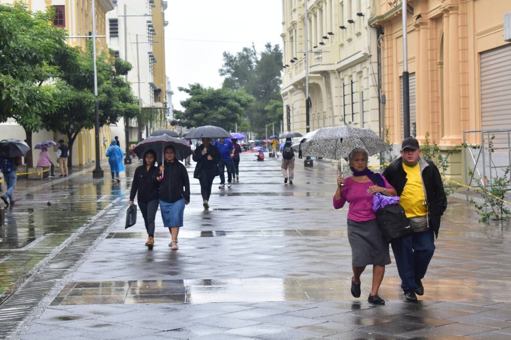 Vaguada generará lluvias puntuales para el último viernes del año, dice Medio Ambiente