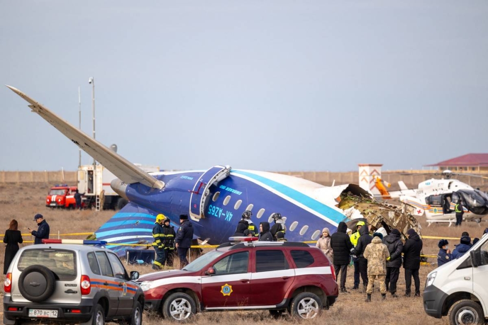 Azerbaijan Airlines dice que el accidente fue por interferencia externa