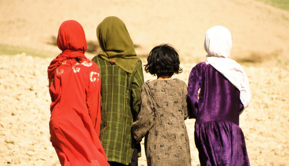 Los talibanes prohíben ventanas para las habitaciones de mujeres