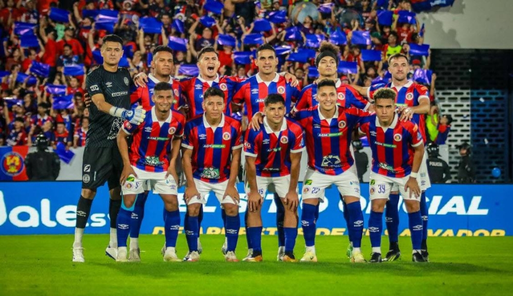 ¿Qué sucede con los fichajes de FAS?