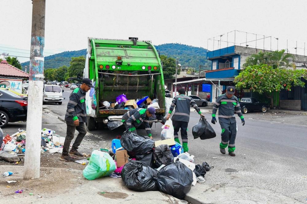 Autoridad de Residuos recibe más de 1,000 denuncias por acumulación de basura en San Salvador Este