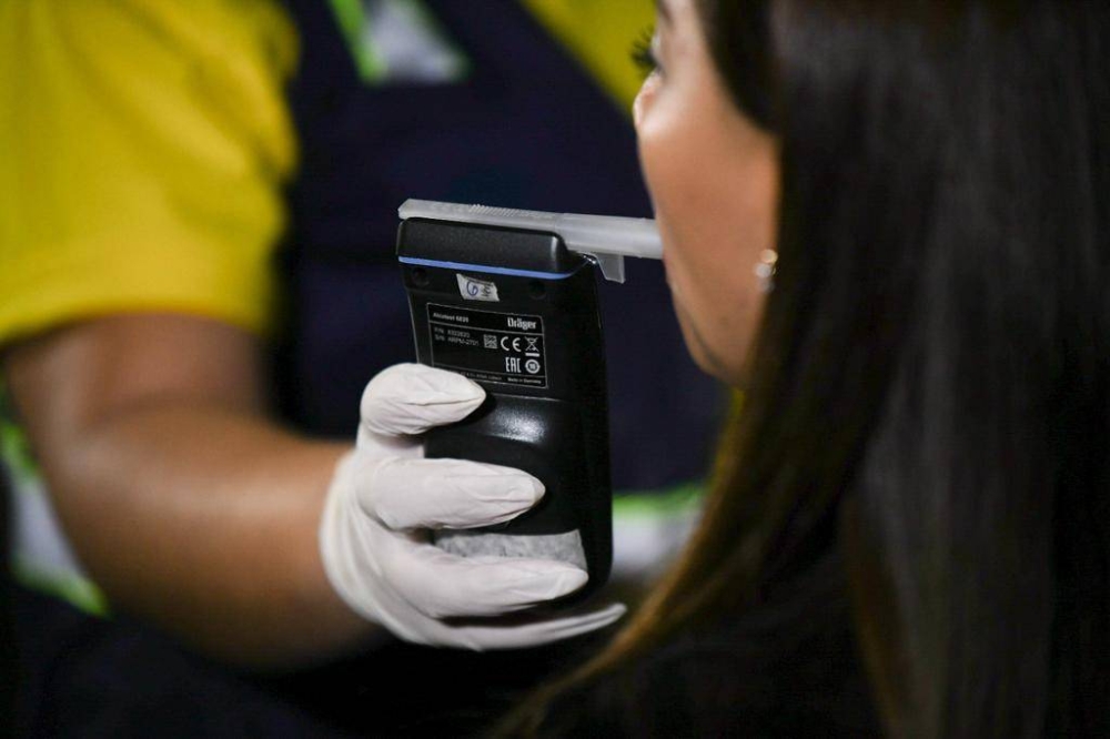 Esto respondió el ministro si un diputado puede someterse a un alcohotest