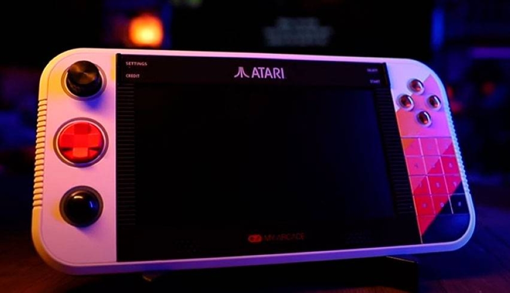 Atari presentará en CES 2025 su nueva consola portátil Gamestation Go