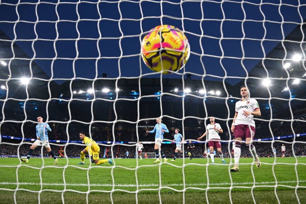 Guardiola gana el duelo a Lopetegui y el City prosigue la escalada