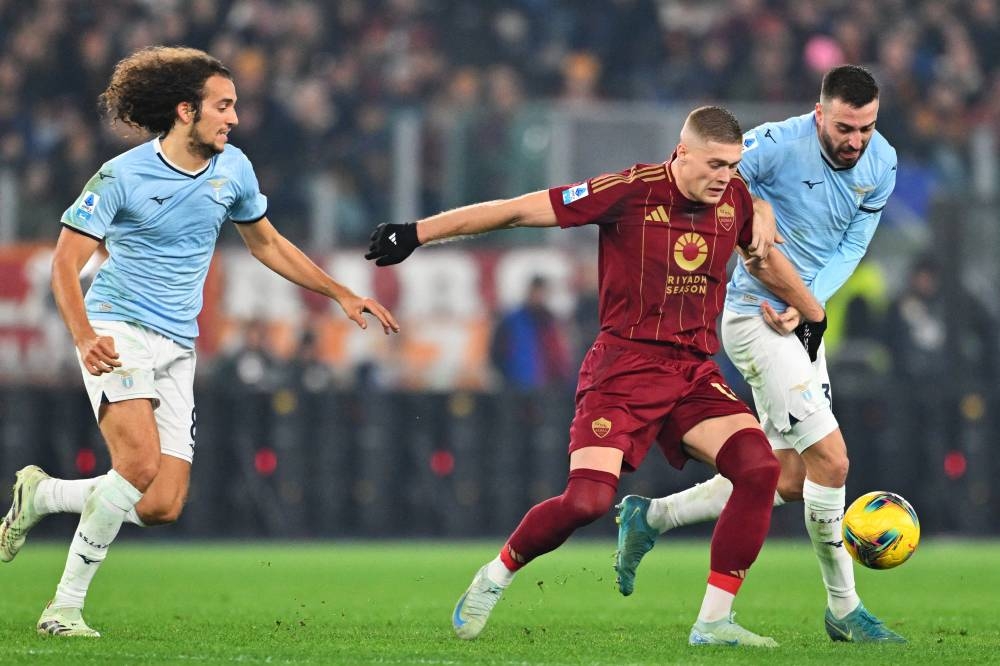 La Roma toma oxígeno con un triunfo en el derbi ante la Lazio