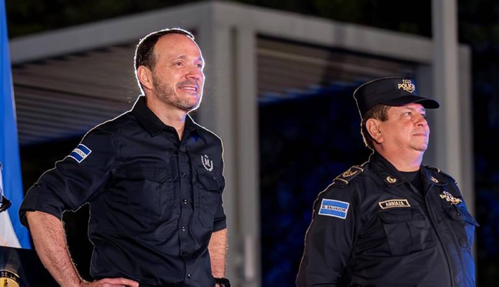 Ministro de Seguridad confirma que dirige la PNC tras casi cuatro meses de accidente que arrebató el mando policial