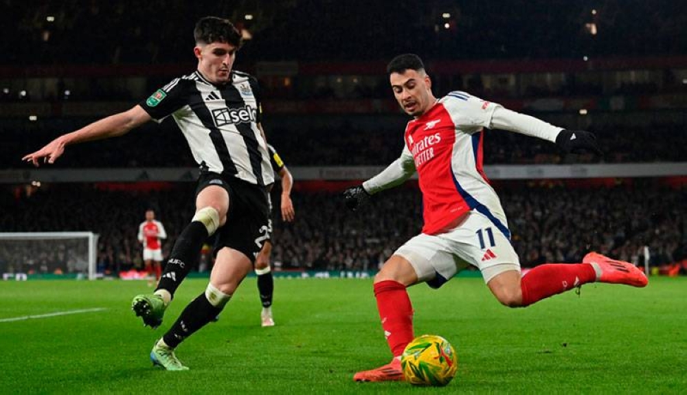 Newcastle toma ventaja ante Arsenal (2-0) en semifinales de Copa de la Liga inglesa