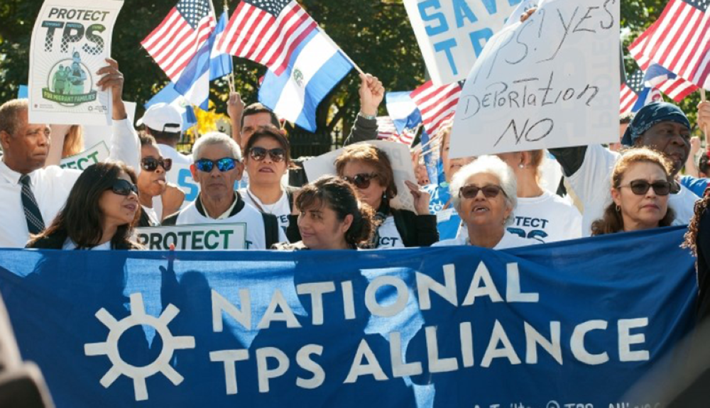 Salvadoreños pueden consultar dudas sobre ampliación del TPS en consulado virtual