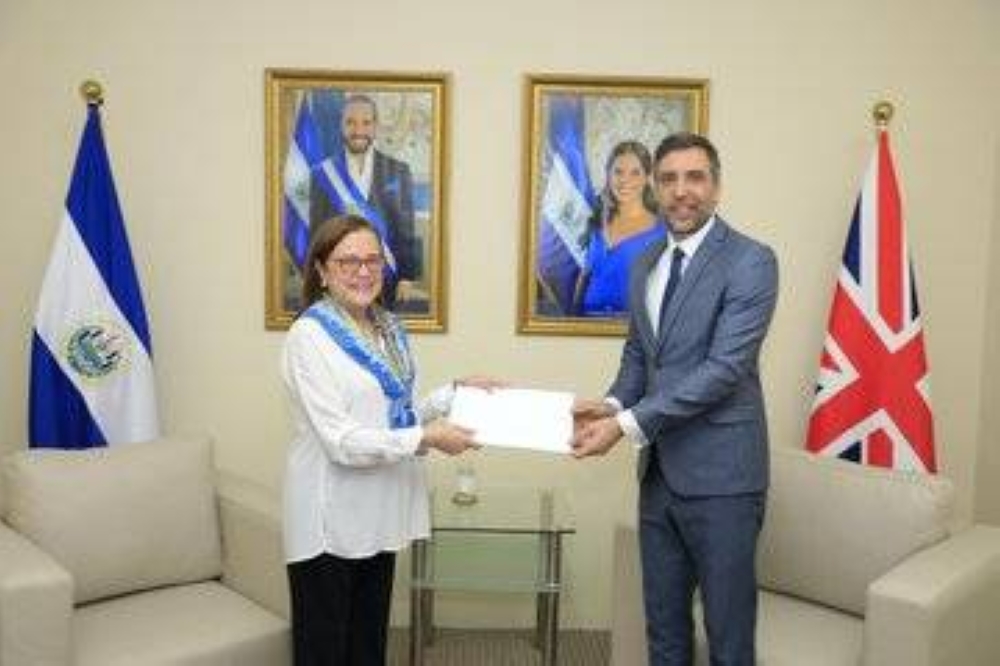 Nuevo embajador de Reino Unido presentó sus credenciales a canciller