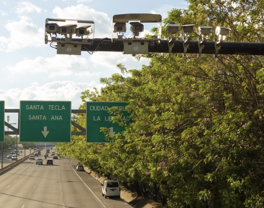 Fotomultas estarán activas en autopista a Comalapa a finales de esta semana