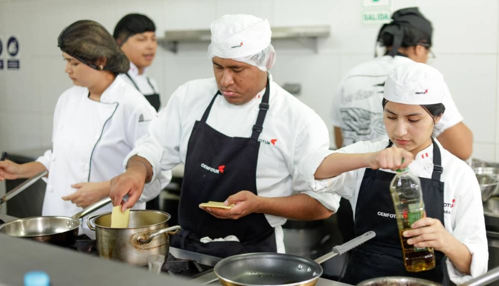 Estos son los requisitos para aprender gastronomía gratis en El Salvador