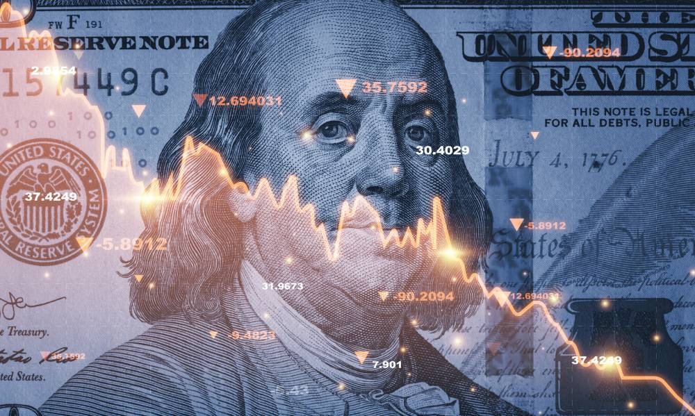 El dólar cae tras publicación de reporte de que Trump no impondrá aranceles en su primer día