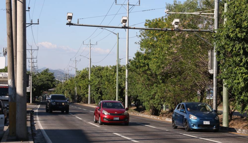 Inician las fotomultas en la autopista a Comalapa