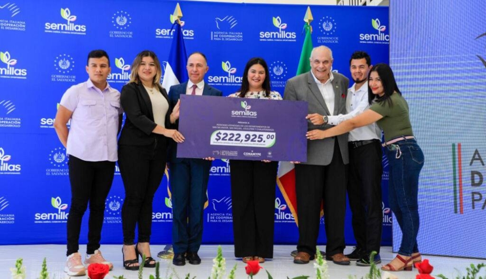Entregan más de $200,000 en capital semilla a 88 emprendedores
