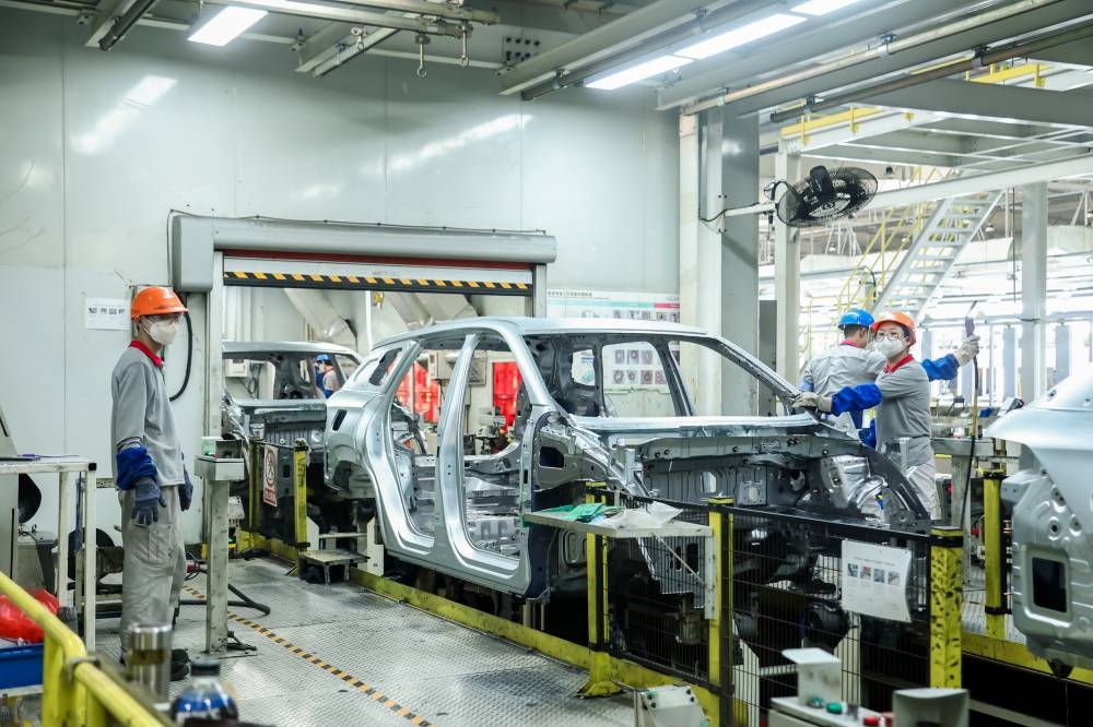 La actividad de las fábricas chinas al borde de la parálisis con la llegada de Trump, según PMI