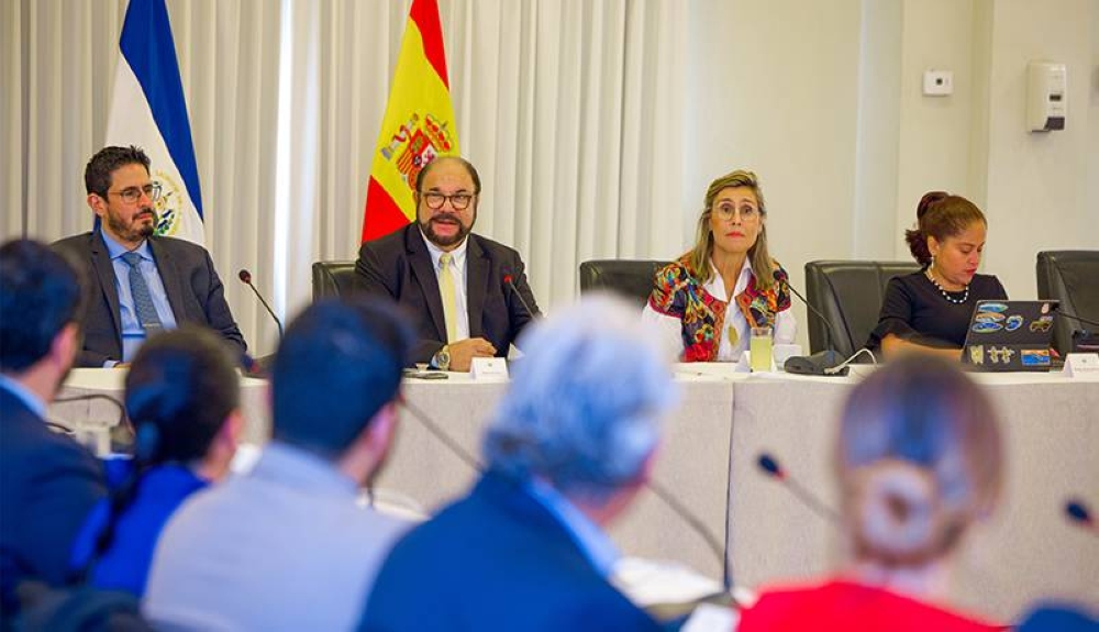 Consejo Empresarial destaca seguridad en El Salvador, pero recomienda simplificación de trámites para atraer inversión