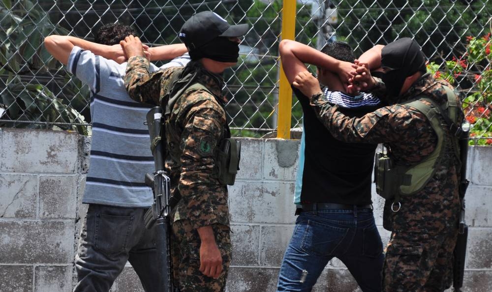 Defensa registra cerca de 87,000 capturados en el régimen de excepción