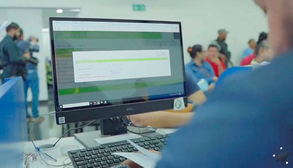 VMT presenta a examinadoras y escuelas de manejo «nuevos requerimientos mínimos» para funcionamiento