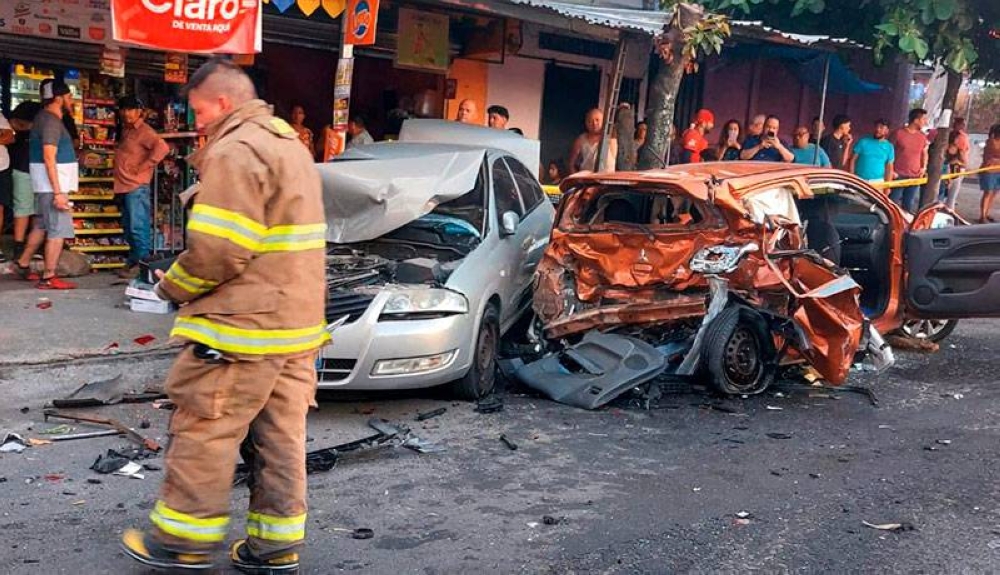 PNC confirma un fallecido en múltiple accidente en calle antigua a Huizúcar