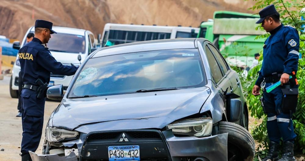 Vehículo atropella a tres gestores del VMT en Los Chorros