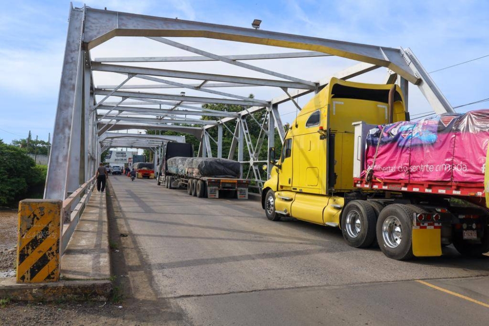 Aduanas recuerda disponibilidad de tres rutas alternas 24/7 por cierre en La Hachadura