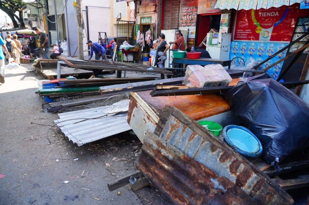 Al menos 150 puestos han sido desmontados del centro de San Salvador