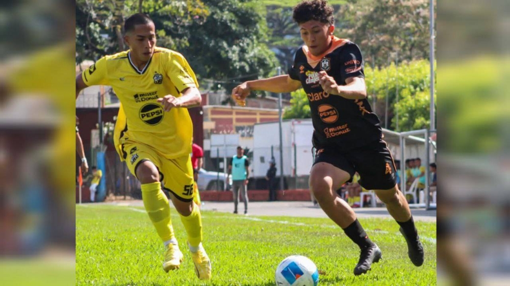 Águila firma la remontada ante Once Deportivo y lo derrota 2-1