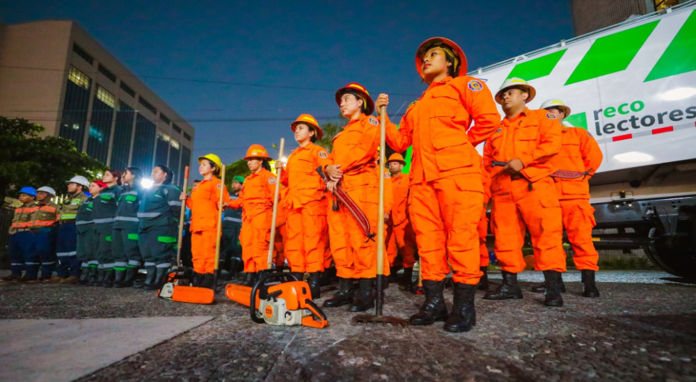 Protección Civil y Bomberos inician jornada de mitigación y limpieza en el Área Metropolitana de San Salvador
