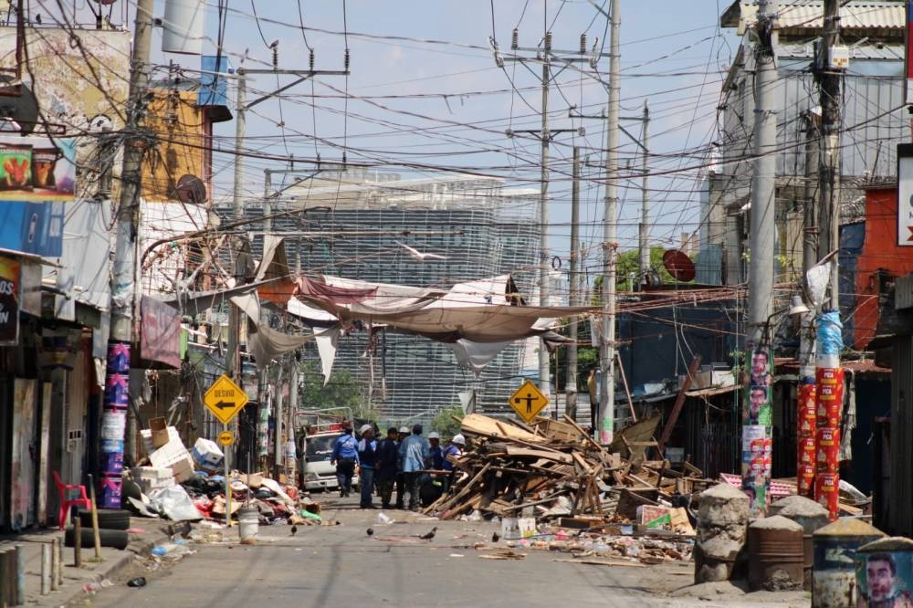 Mil puestos fueron desmontados en el centro de San Salvador tras desalojo de vendedores