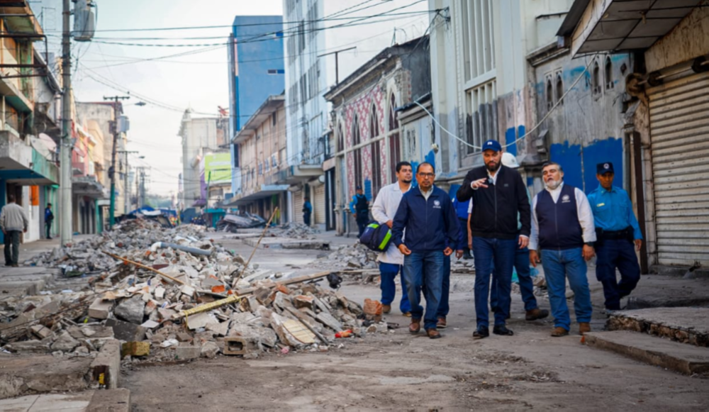 Alcaldía de San Salvador Centro recoge 500 toneladas de desechos tras desalojo de mil puestos informales