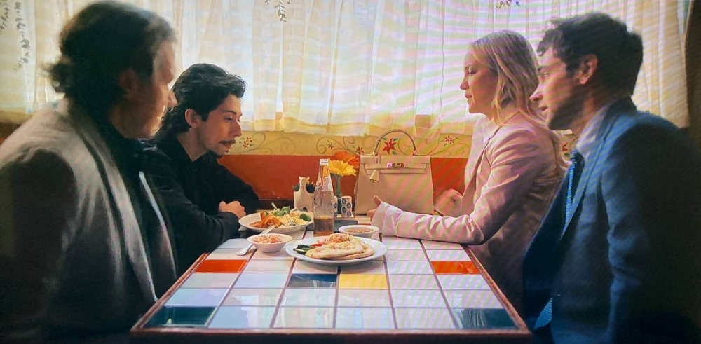 ¡Pupusas y una salvadoreña en la nueva serie de Netflix: «Running Point»