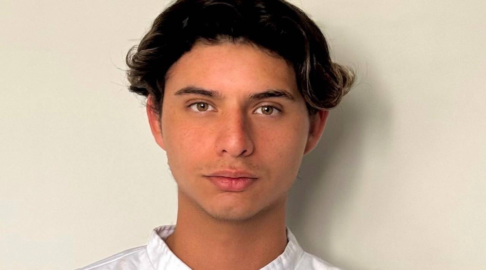 George Gómez: El chef y modelo que transforma la pastelería en El Salvador