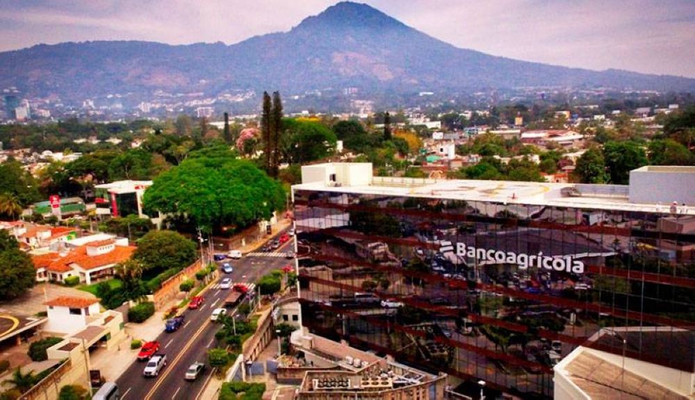 Un 70 % de la banca en El Salvador está constituida por capital colombiano, asegura embajador