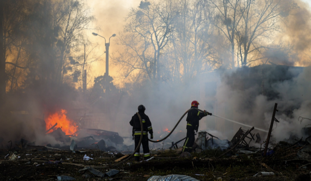 Trump amenaza a Rusia con sanciones y aranceles si no deja de «golpear» a Ucrania