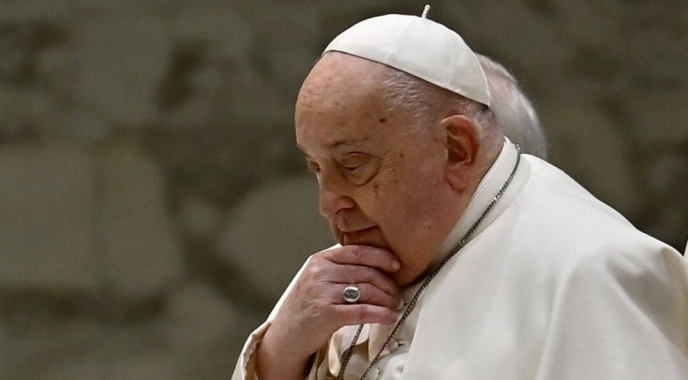 El papa Francisco muestra «una buena respuesta a la terapia», informa el Vaticano