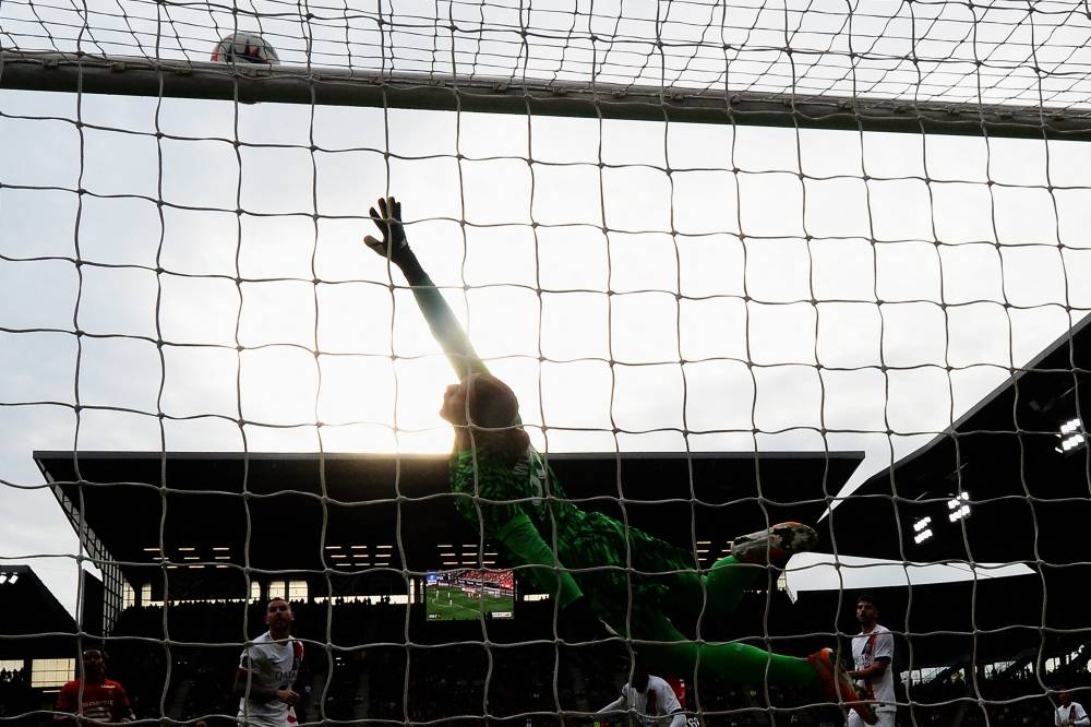 Inter remonta para conservar liderato, el Milan para salvar a Conceiçao