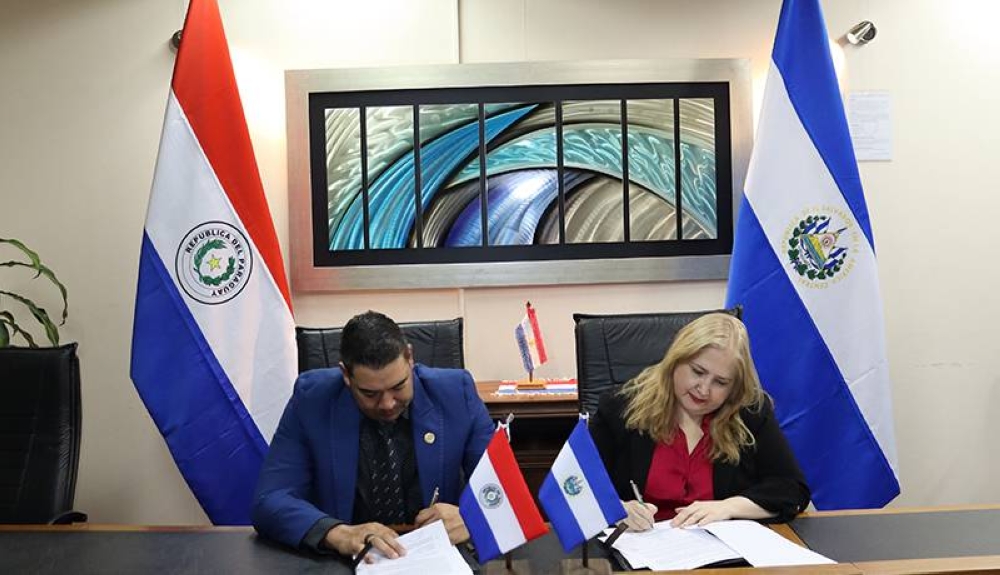 El Salvador firma acuerdo con Paraguay sobre control y supervisión de activos digitales